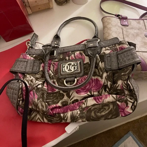 GUESS HANDBAG - Picture 1 of 2